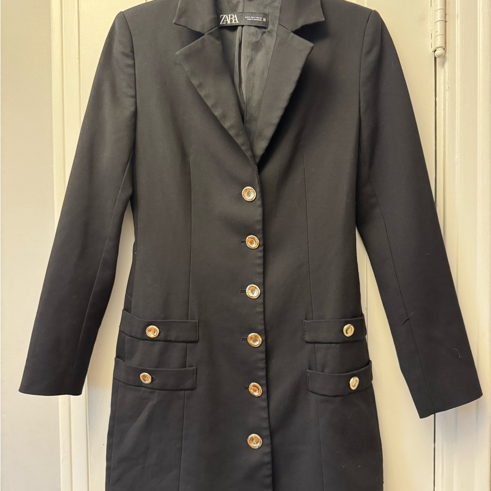 Zara Women's Black Blazer with Gold Button Detail